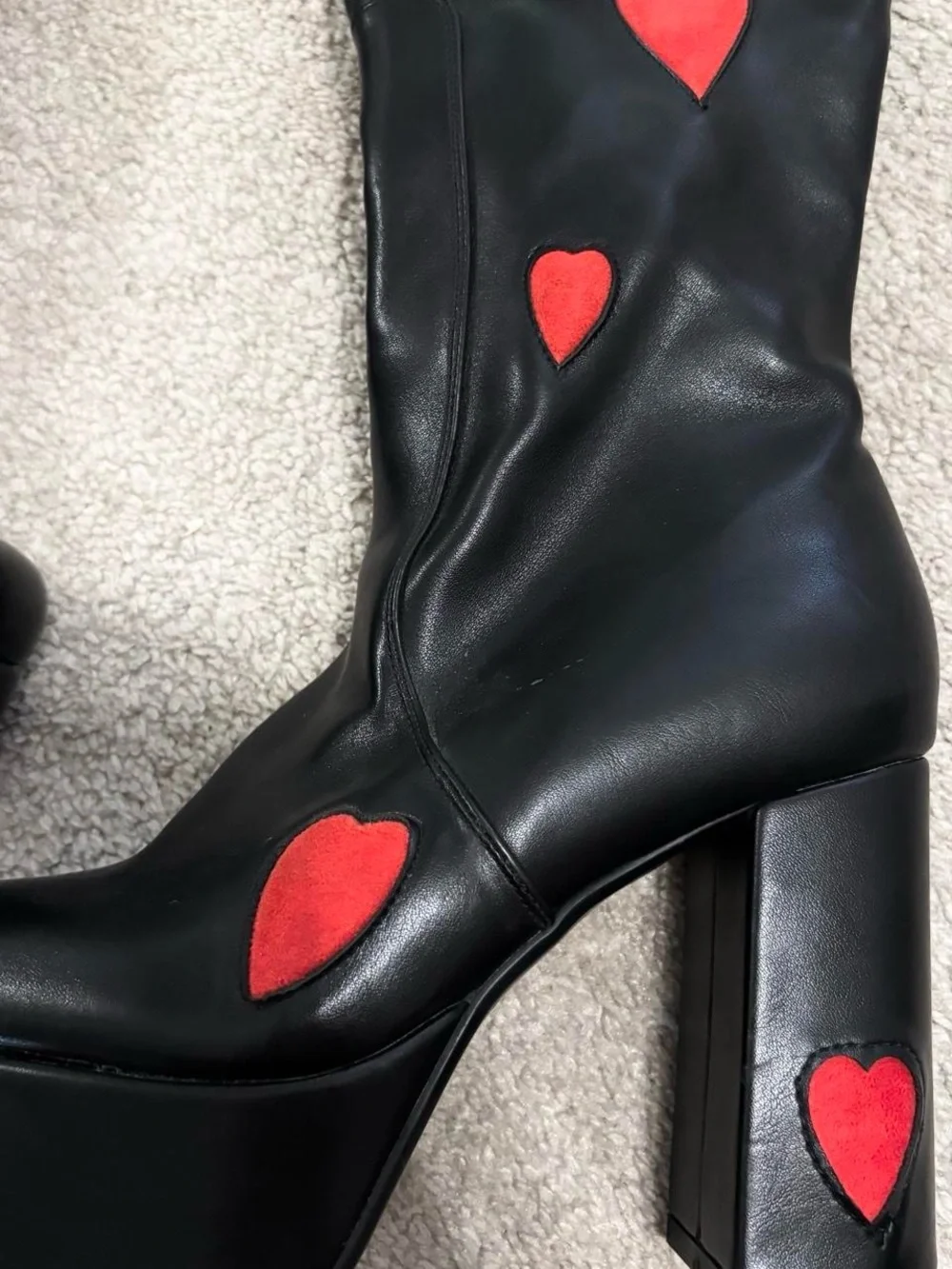 NEW Lamoda Hearts Black Faux Leather Heart Chunky Platform Knee High Boots Heels